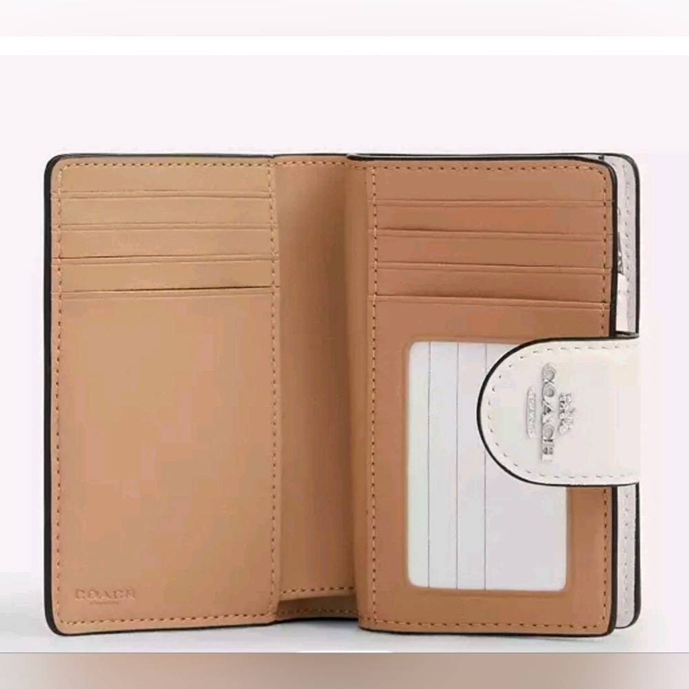 Coach Corner Zip Medium Wallet In Signature Leather - Picture 2 of 13